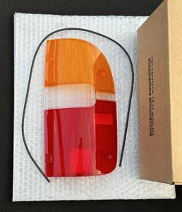 95 - 00 TOYOTA TACOMA REAR PASSENGER RIGHT TAIL LIGHT LENS W/ GASKET OEM NEW - Picture 1 of 3