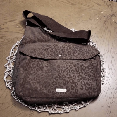 Baggallini Sling/Crossbody Organizer Purse Shoulder Bag Brown Nylon Many Pockets - Image 1 of 4