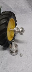 1/16 scale Custom Bolt on hubs with adapters - Picture 1 of 3
