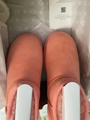 UGG Mujer Clásico Mini Talla 8/39EU - Color Mandarina - Nuevo en Caja Foto 1 de 4