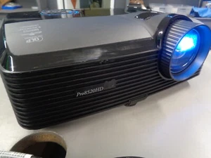Viewsonic Pro8520HD Full HD DLP Projektor LAMB HOURS 2355 - Bild 1 von 6