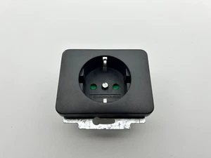 Busch Jaeger alpha nea Abdeckung Steckdose Safety+ Schuko Steckdose schwarz matt - Bild 1 von 2