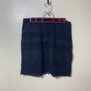 Minigonna GAP nera in cotone con occhielli taglia 4 (si adatta come 8) - Foto 1 di 5