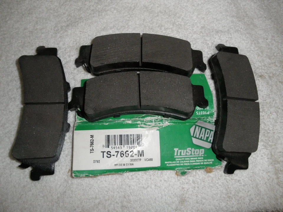 Juego de pastillas de freno traseras NAPA TS7662-M Chevrolet GMC Cadillac Suburban Silverado 1500 Foto 1 de 1