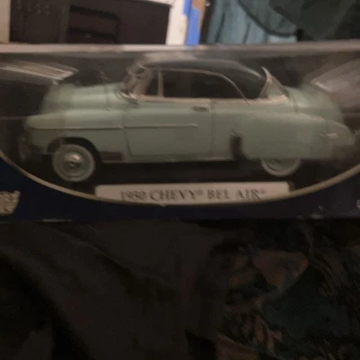 Motor Max 1/18 Scale diecast 73100 - 1950 Chevy Bel Air - Two Tone Green - Image 1 of 2