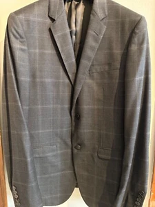 Gucci Men's Grey Wool Suit Size 48 (ITALY) - Picture 1 of 7