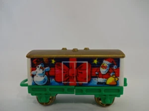 Weihnachts Deko ( Spielzeug ) Waggon mit Schneemann Motiv mit goldfarbigen Dach - Bild 1 von 1