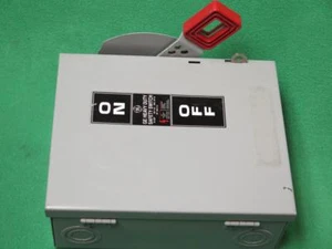 GE GENERAL ELECTRIC THN3361 30 AMP DISCONNECT SAFETY SWITCH 600VAC 250DC 3 POLE - Picture 1 of 1