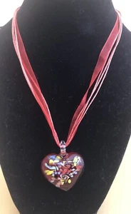 Collana Ciondolo Vetro Rosso Cuore Su Nastro Filo Aragosta Chiusura Artiglio 9,5 Pollici - Foto 1 di 4