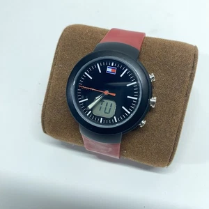 Tommy Hilfiger Uhr T10091 Rot Silikonarmband Wasserdicht Neue Batterie - Bild 1 von 4