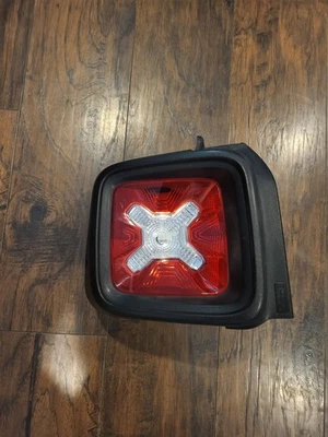 2015 - 2021 OEM LEFT DRIVER SIDE Jeep Renegade Taillight Halogen 52109470SX - Image 1 of 4