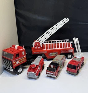 Menge 4 Druckguss Kunststoff & Pressstahl Feuerwehrautos Paw Patrol Vintage Tonka Remco - Bild 1 von 16