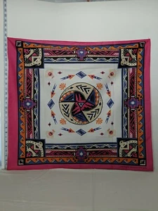 Schal, Mode - 22" quadratisch, mehrfarbiges einheimisches Motiv.  - Bild 1 von 4