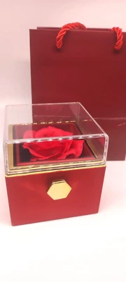 Scatola  rotante con rosa eterna con  Orecchini E Collana Punto Luce  In Argento - Immagine 1 di 4