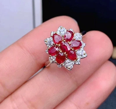 Hermoso anillo de aniversario de rubí rojo ovalado creado en laboratorio de 2,20 quilates acabado en oro blanco de 14 quilates Foto 1 de 4