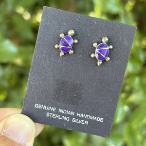 Pendientes pequeños Navajo hechos a mano de plata esterlina púrpura tortuga azulita firmados MM - Imagen 1 de 4