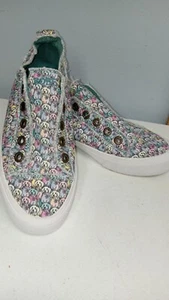 Bobs Skechers Womens Slip On Shoes Sz 8.5 Gray All Over Dog Print Sneakers Puppy - Picture 1 of 11