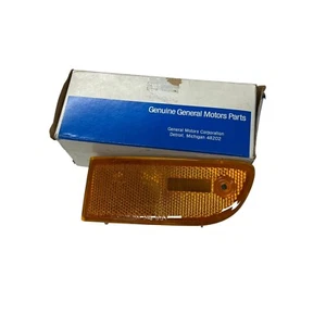 GM OEM NOS Genuine LH Lens Body Front Side Marker Light Amber Hazard 94855229 - Picture 1 of 6