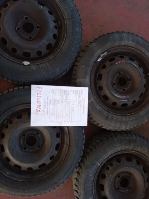 N.4 CERCHI + GOMME OPEL 4 FORI - 14" - 5,5J 14H2 ET49 - P23-T6B Foto 1 de 4