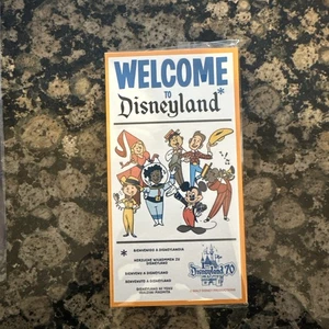 Neu 2025 Disney Parks Disneyland Resort 70. Jubiläum Schreibwaren Set - Bild 1 von 3