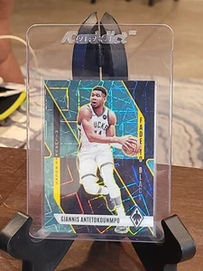 Panini Phoenix 2023-24 - Fade to Black Giannis Antetokounmpo #23 Teal Lazer - Imagen 1 de 1