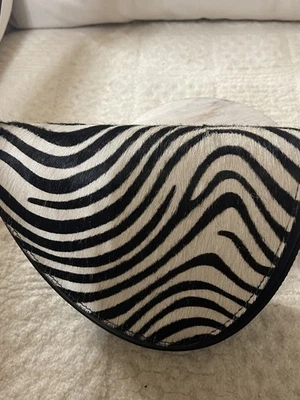 Bandolera y alforja de cuero italiano genuino con estampado de animales nueva difícil de encontrar  Foto 1 de 4