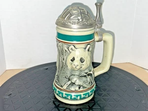 Avon 1991 Endangered Species Giant Panda Mini Stein, Made in Brazil #113647 - Bild 1 von 7