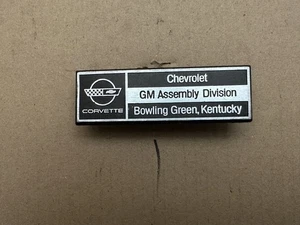 84-87 CORVETTE C4 UNDER HOOD GM ASSEMBLY DIVISION EMBLEM 14094284 - Bild 1 von 2