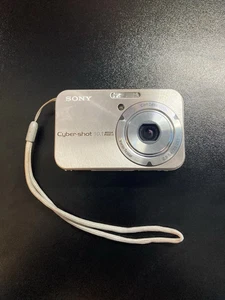 Sony Cyber-shot DSC-N2 Silver  Digital Camera 10.1MP  Carl Zeiss 3x Zoom - Picture 1 of 8