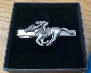 Race Horse And Jockey Silver Pewter Tie Clip - Picture 1 of 4