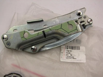 Nueva bisagra de tapa trasera izquierda genuina OEM para Volkswagen Beetle 2003-2004 1Y0827301E Foto 1 de 3