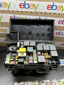 2008 Chrysler Town & Counrtry TIPM Multifunction Fuse Box - Picture 1 of 12