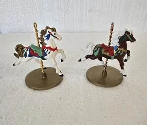1989 Hallmark Christmas Carousel Horse Ornament Set Of 2 Vintage Collectible - Foto 1 di 7