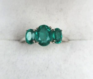 Beautiful Emeraldine Quartz 3-Stone Ring Platinum Over Sterling 2.65ctw Size 10 - Picture 1 of 5