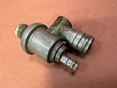 Termostato de núcleo de calefacción OEM #86208 BMW E30 325e M3 318I 318IS 325I 325IX Foto 1 de 4