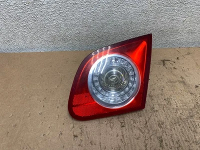 Оригинальный внутренний задний фонарь для правостороннего пассажира седана 2006-2010 Volkswagen Passat S5215 DW - Изображение 1 из 4