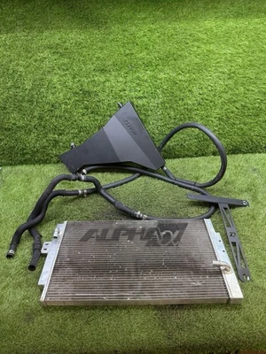 Красный гоночный теплообменник 16–24 Infiniti Q50 Q60 AMS Alpha вспомогательный охлаждающий бак - Изображение 1 из 4