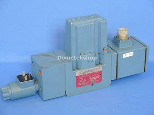 Moog D661Z4756 P80HXAP6NEA2-K Hydraulic Servo Valve - Picture 1 of 4
