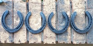 Lot of (4) NEW CAST HORSESHOES-Horse Shoe~Metalwork-Arts & Craft - SHIPS FREE!