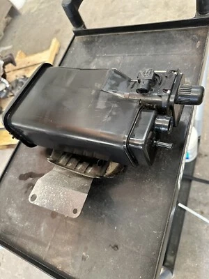 Mercedes Benz G550 G63 2017 evap combustible vapor carbón bote OEM Foto 1 de 4