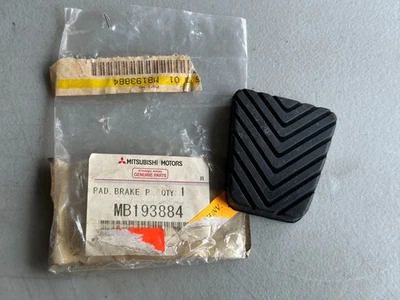 Резиновая накладка на педаль сцепления/тормоза Mitsubishi MB193884 3000 GT ECLIPSE LANCER от оригинального производителя - Изображение 1 из 2