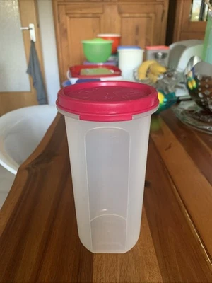Tupperware Eidgenosse Vorratsbehälter 650ml. Transparent,Himbeere,Rund,Ø9cm.x17H - Bild 1 von 4