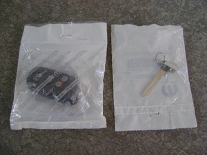 68066350AG 68200221AA MOPAR  smart keyless entry remote key fob / Blank  NEW OEM - Picture 1 of 16