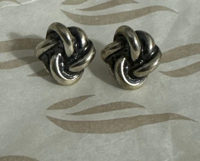 James Avery Plata de Ley 925 Amantes Nudo Tachuelas Traseras con Caja y Bolsa para el Polvo Foto 1 de 4