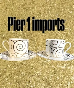 Pier 1 Imports Tassen & Untertassen Gold Swirl Porzellan Kaffee Tee 2er Set - Bild 1 von 7