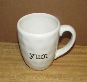 Großer Kaffeebecher "YUM" zertifiziert international von Hobby Lobby Rae Dunn Style - Bild 1 von 7