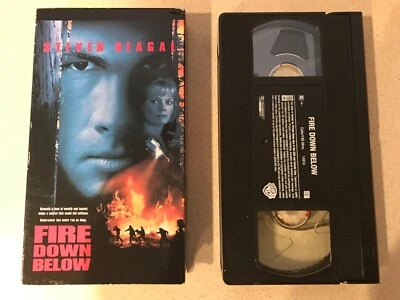 Fire Down Below (VHS, 1998) Steven Seagal, Kris Kristofferson, Marg Helgenberger Foto 1 de 3