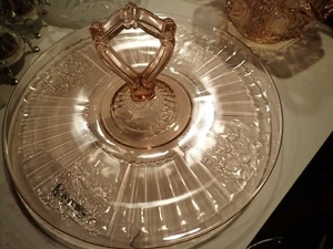 Anchor Hocking Mayfair Open Rose Pink Depression Glass Center Handle Server Tray - Imagen 1 de 3