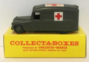 Vintage Dinky 30HM - Daimler Ambulance - Green - Picture 1 of 6