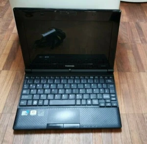Toshiba NB500 -10V 10,1" Atom N455 1,66 GHz 2 GB RAM 250 GB Netbook Laptop! - Bild 1 von 6